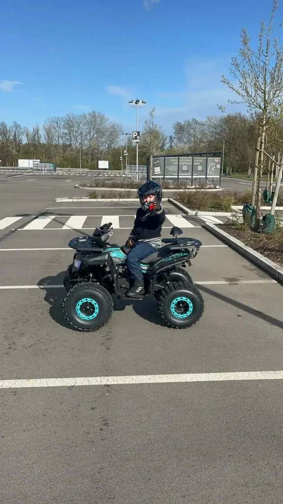Klant op een quad