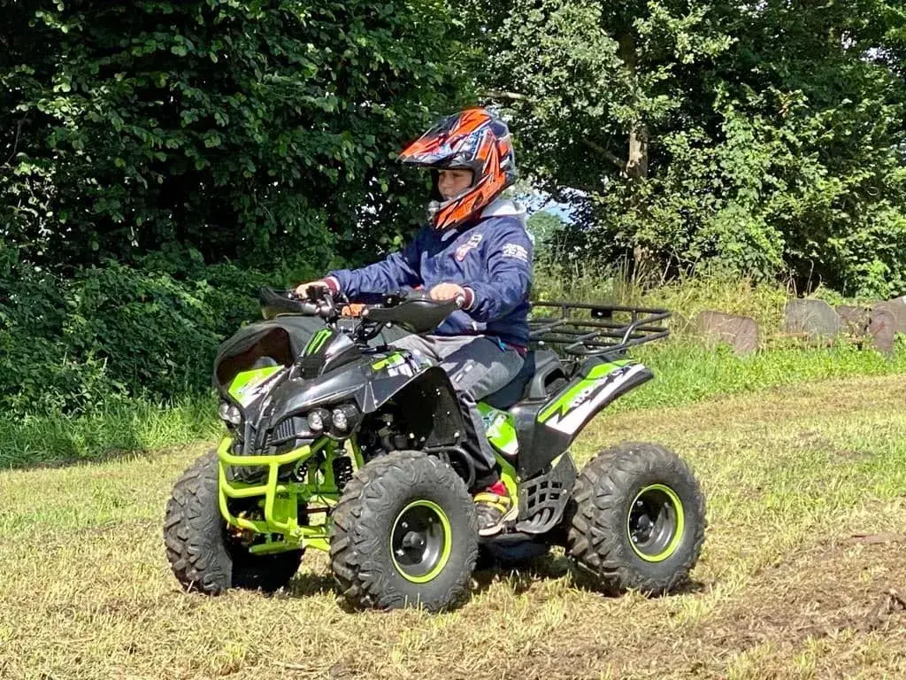 Klant op een quad